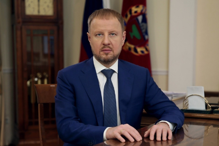 Обращение Губернатора Алтайского края В.П. Томенко к выпускникам.